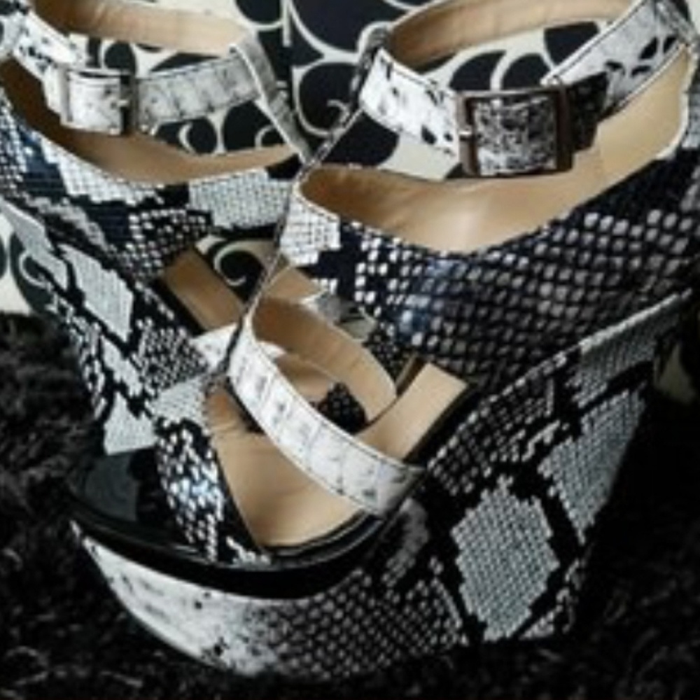 Black and white wedges